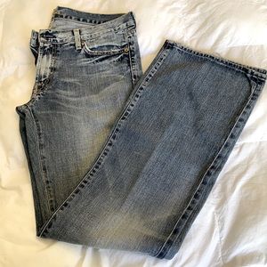 7 for all mankind Lightwash Distressed Denim, like new Size 31